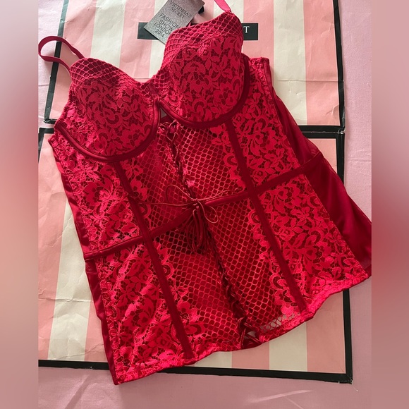 EXCLUSIVE RARE Victoria’s Secret 2014 London Fashion Show Longline  CHRISTMAS - Picture 6 of 6